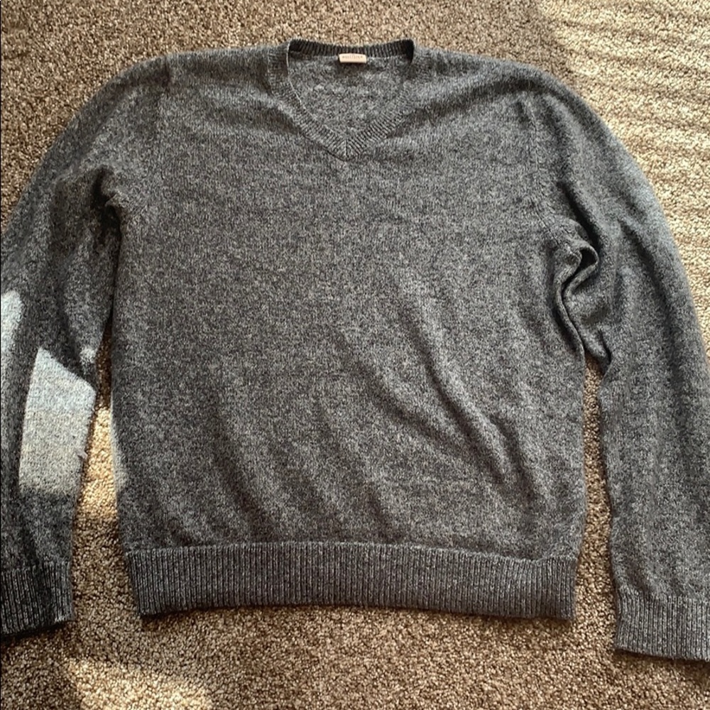 Hollister v- neck sweater